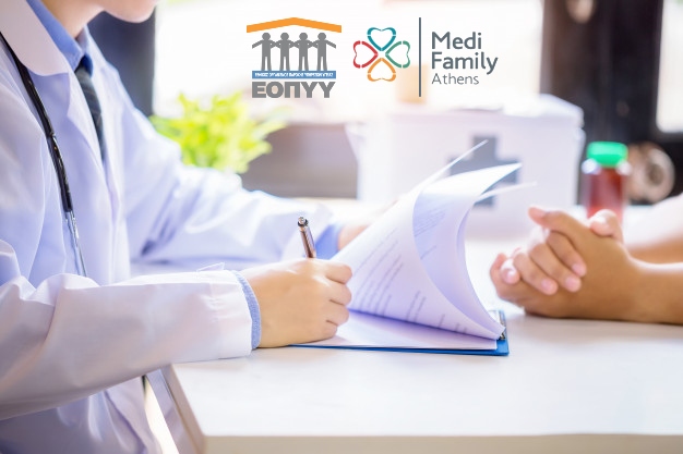 doctor-man-consulting-patient-while-filling-up-application-form-desk-hospital_1150-12966